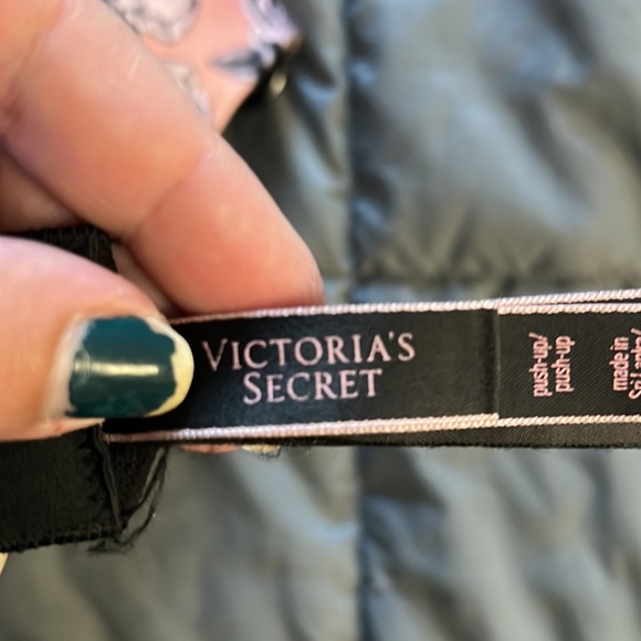 Victoria’s Secret 36 DDD Bra - Picture 7 of 9